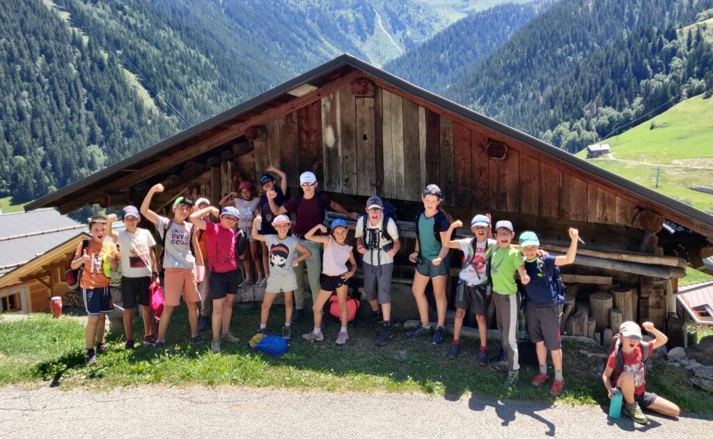 Survie dans le Beaufortain | stage survie en Savoie 8-12 ans