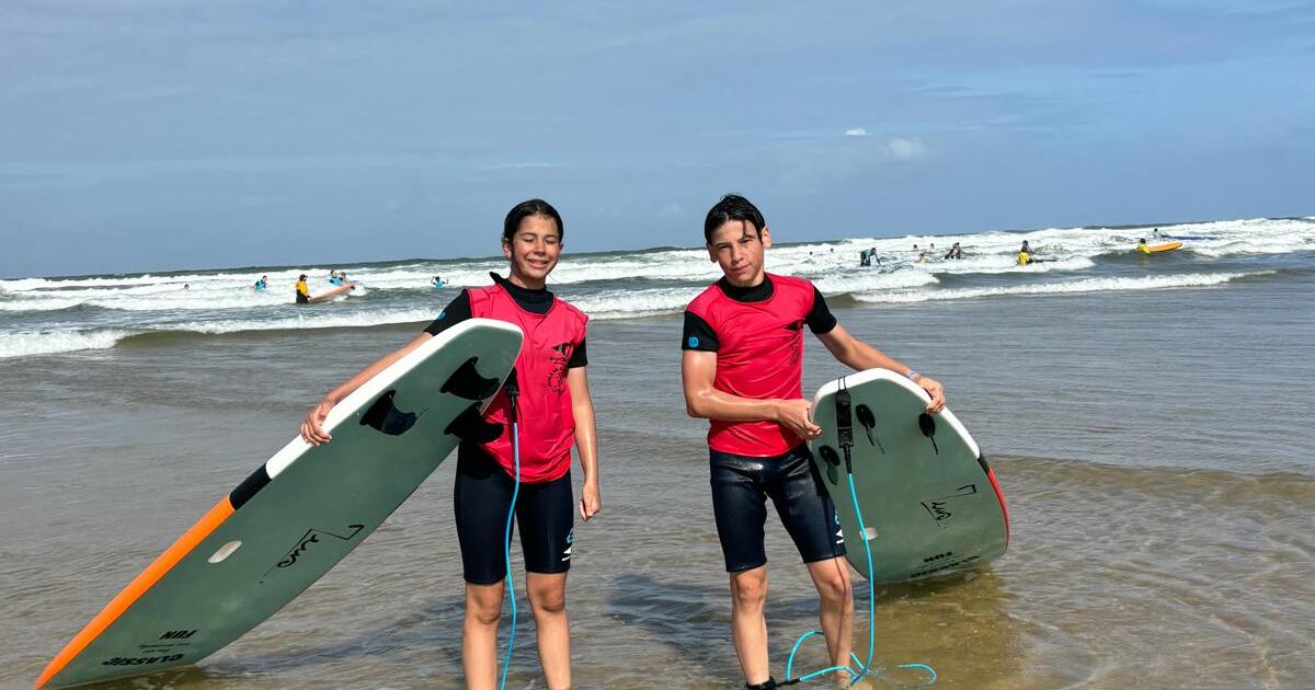 Stage de surf à l'océan
