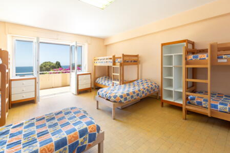 Chambres multiples avec vue sur la piscine