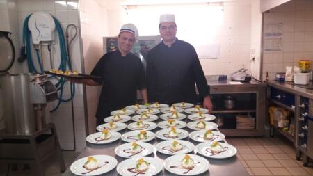 Les cuisiniers de Montvauthier présentent leurs plats