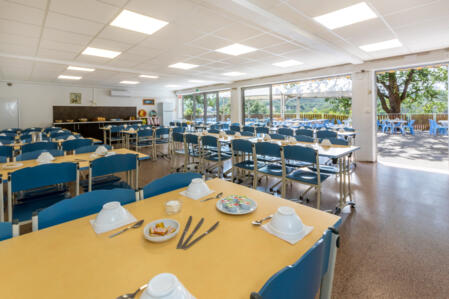 Salle de restauration intérieure